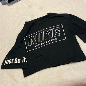 Cropped Nike top